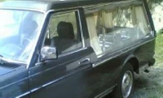 Un funerale sfocia in rissa