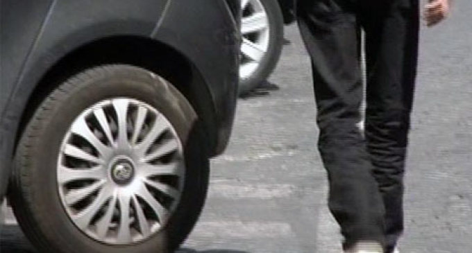 Palermo: parcheggiatore abusivo troppo insistente, arrestato