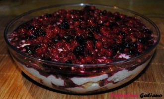 “…le delizie del PaLato”: Trifle con crema al latte e frutti di bosco