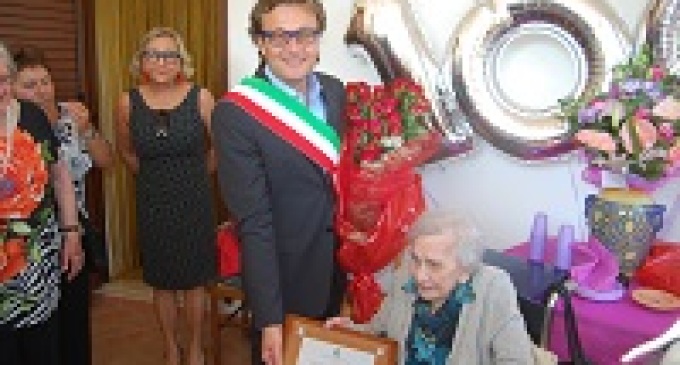 Castelvetrano: il Sindaco Errante festeggia i cento anni di Beatrice Castaldo