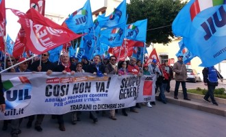 “Così non va”: in due mila a Trapani per lo sciopero generale Cgil e Uil