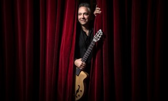 Francesco Buzzurro sabato in concerto al Teatro Garibaldi di Mazara