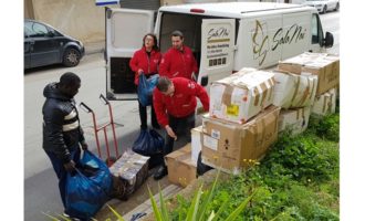 Castelvetrano: migliaia di capi d’abbigliamento donati alla Croce Rossa